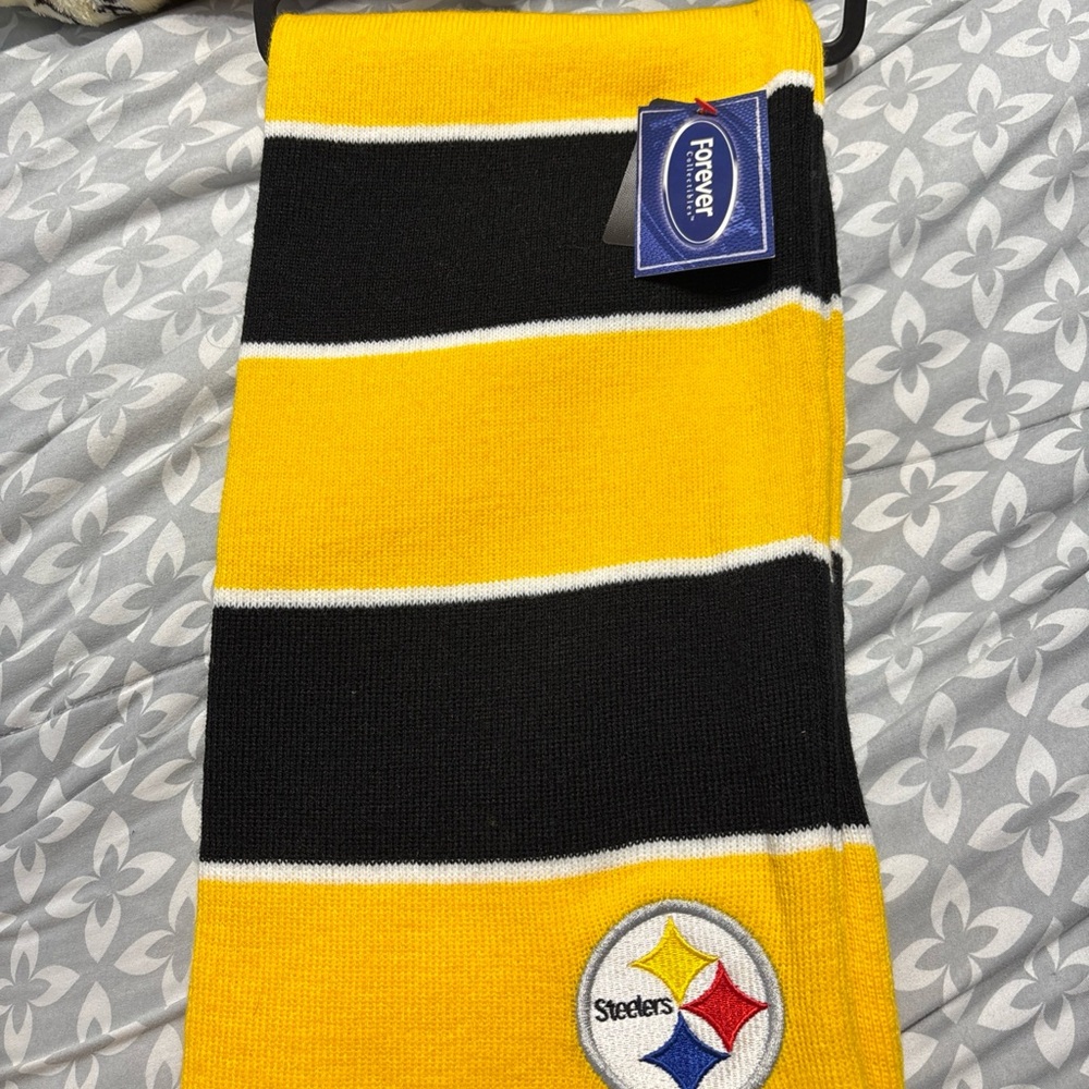 Forever Collectibles Steelers Black and Yellow Scarf